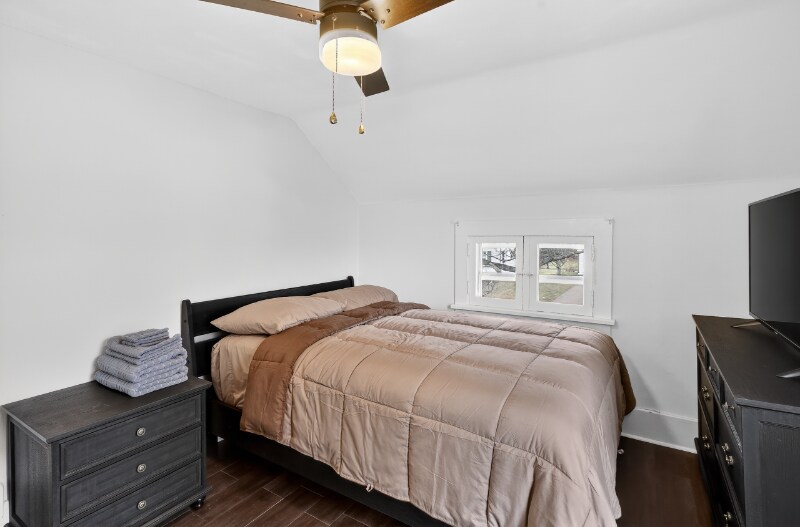 Building Photo - 430 N Linden St