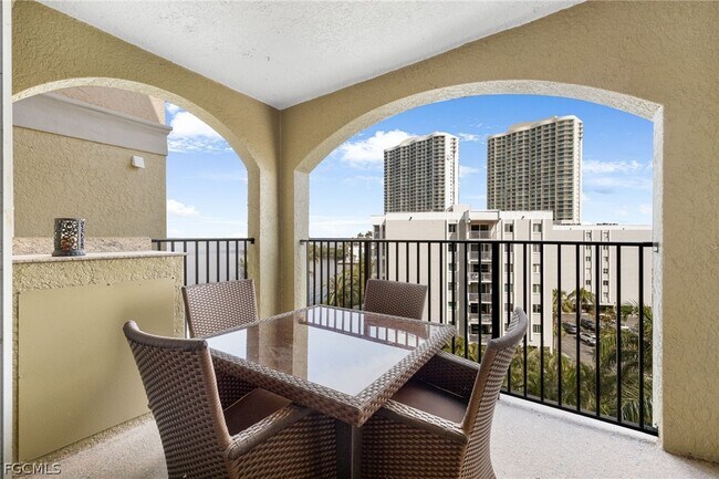 Building Photo - 2825 Palm Beach Blvd