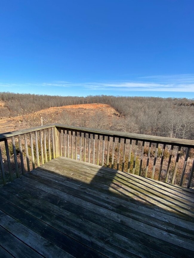 Building Photo - Beautiful 3 Bedroom, 2.5 Bathroom Condo