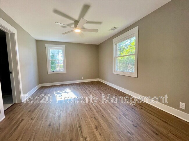 Building Photo - 1720 19th Ave