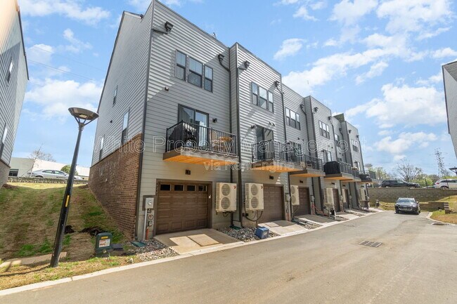 Building Photo - 4742 Chastain Ave