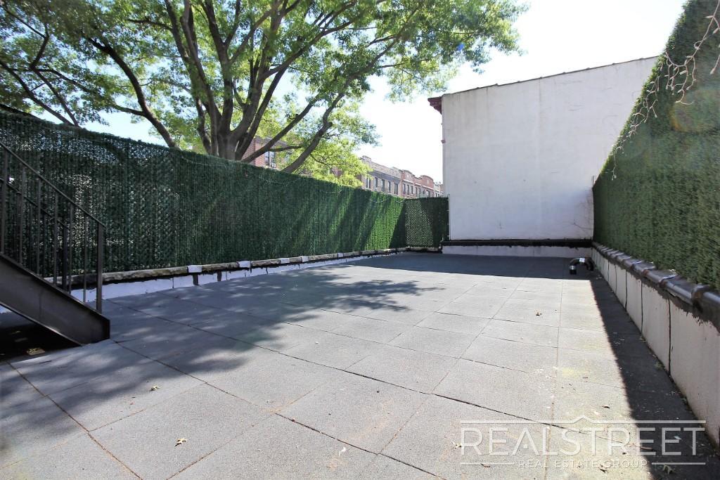 Building Photo - Renovated 3 BR 2 BA in Crown Heights