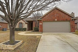 Building Photo - 2440 Deerwood Dr