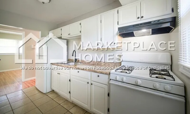 Building Photo - 312 Banff Cir