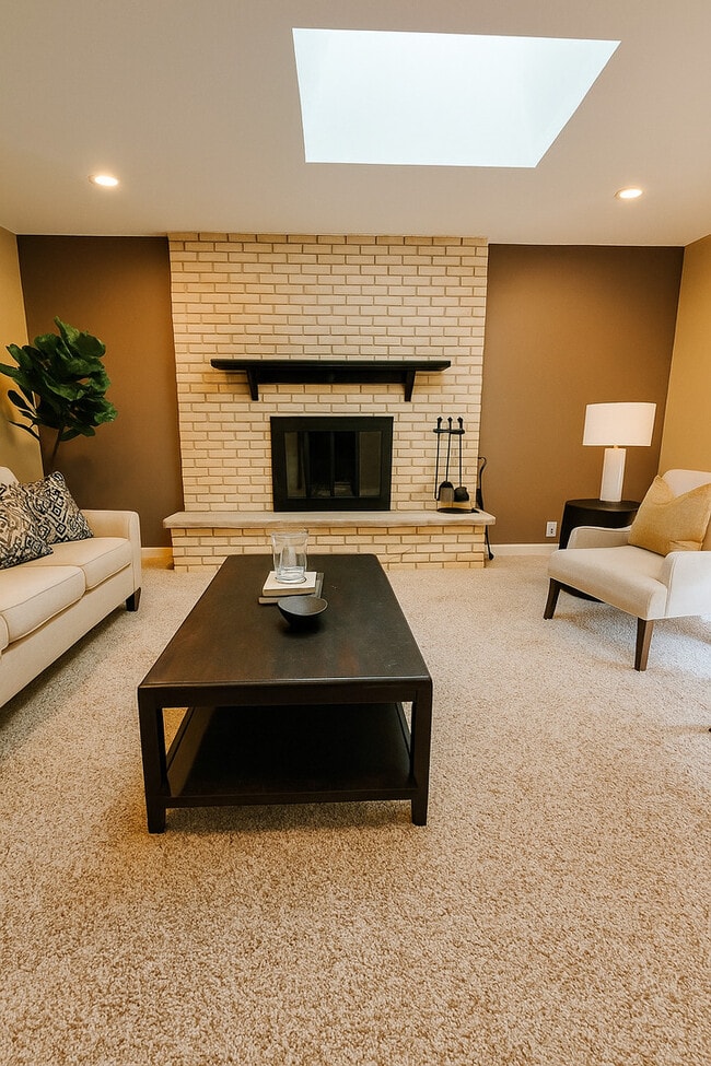 Building Photo - 1422 Dorothy Dr