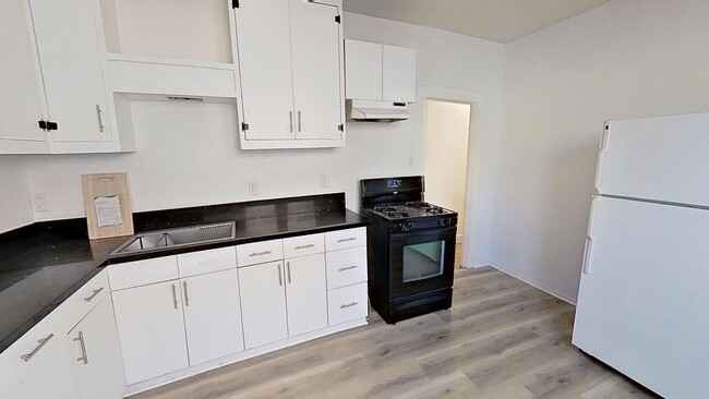 Building Photo - 709 W Micheltorena St