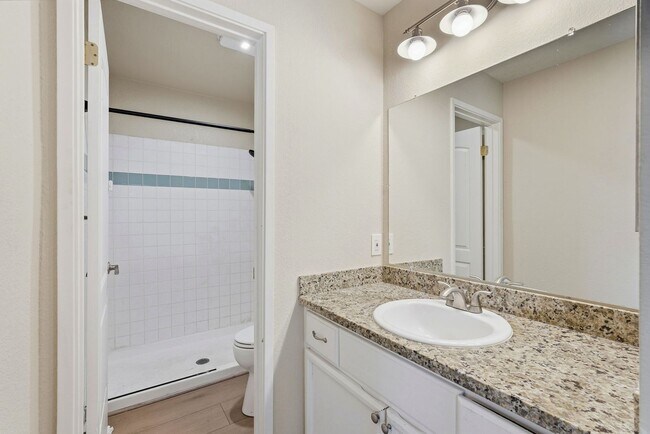 Building Photo - 1688 Branham Park Pl