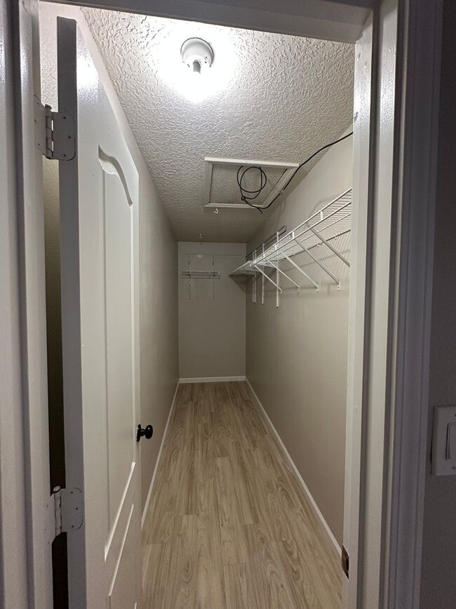 Building Photo - 3 bedroom 2.5 Bath Home in gated NE heights