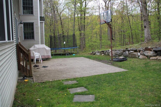 Building Photo - 23 Cedar Dr