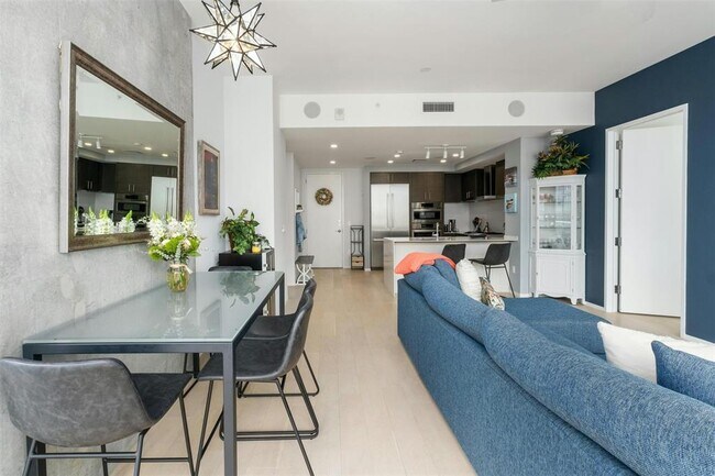 Building Photo - 301 West Ave