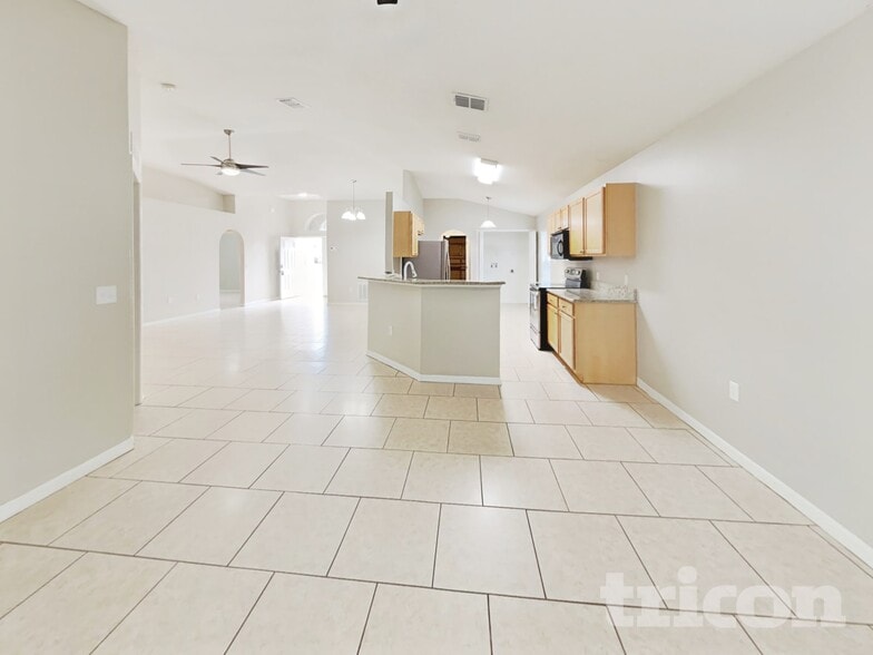 Building Photo - 10845 Laxton St