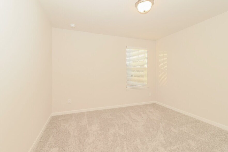 Building Photo - 5872 Hackberry Ln