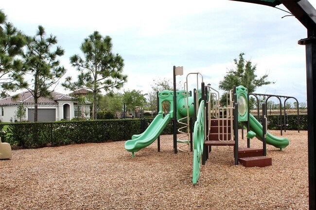 Building Photo - 620 SE Monet Dr