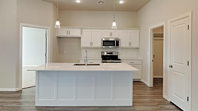 Building Photo - 487 Hardesty Dr