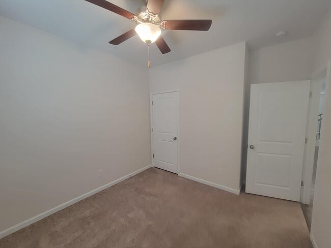 Building Photo - 166 Luxborough Ct