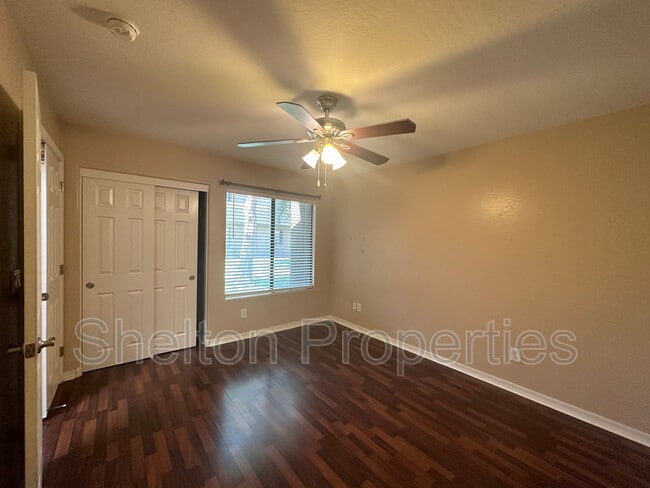 Building Photo - 1432 W Emerald Ave