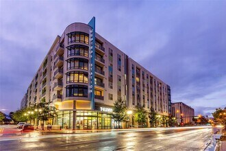 Building Photo - 480 N Orange Ave