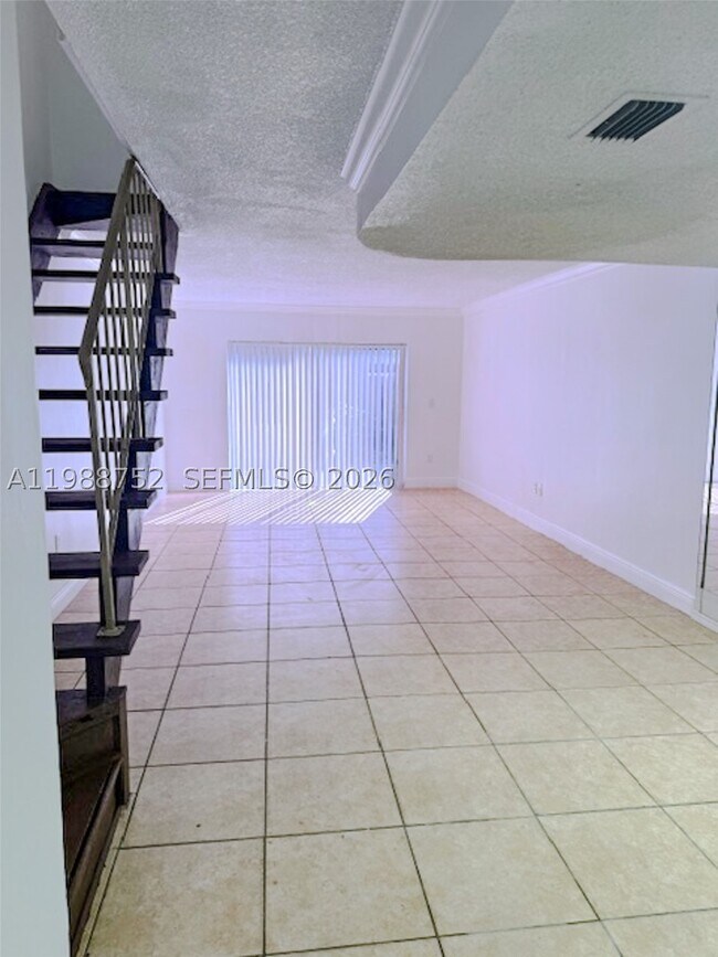 Building Photo - 4415 W 10th Ln