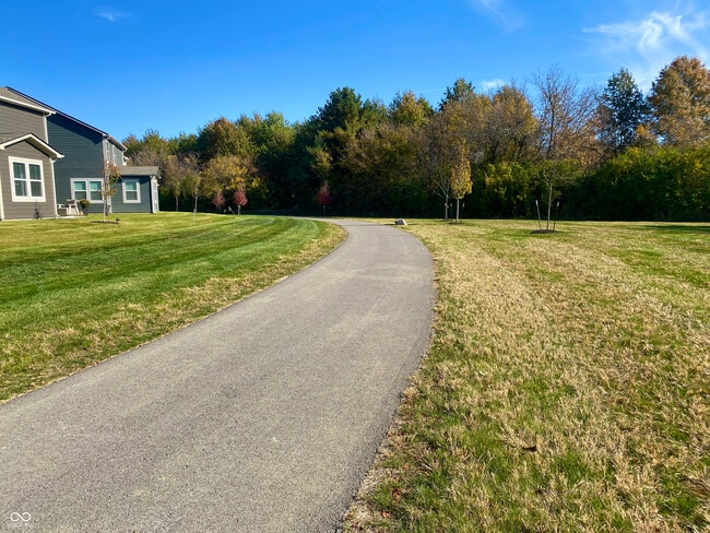 Building Photo - 6531 Hawthorne Dr