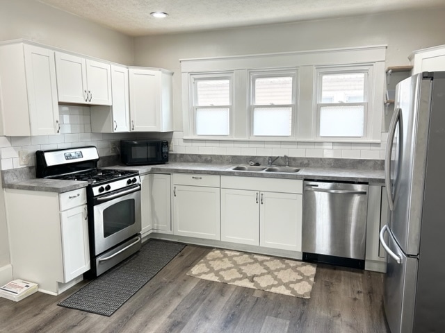 Building Photo - 1120 Hoefgen St