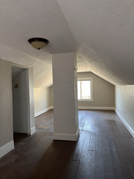Building Photo - 4625 Rookwood Ave