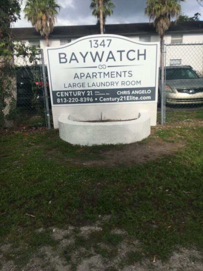 Building Photo - Baywatch Apartments- Five Minutes Driving from USF