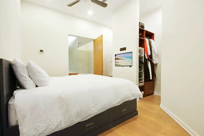 Building Photo - 1 Bond St