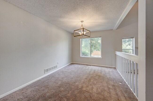 Building Photo - $2,800 - 3 Bed. 2.5 Bath Home with AC, Lof...