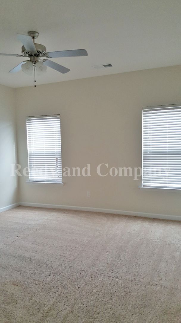 Building Photo - 4264 Blake Cir