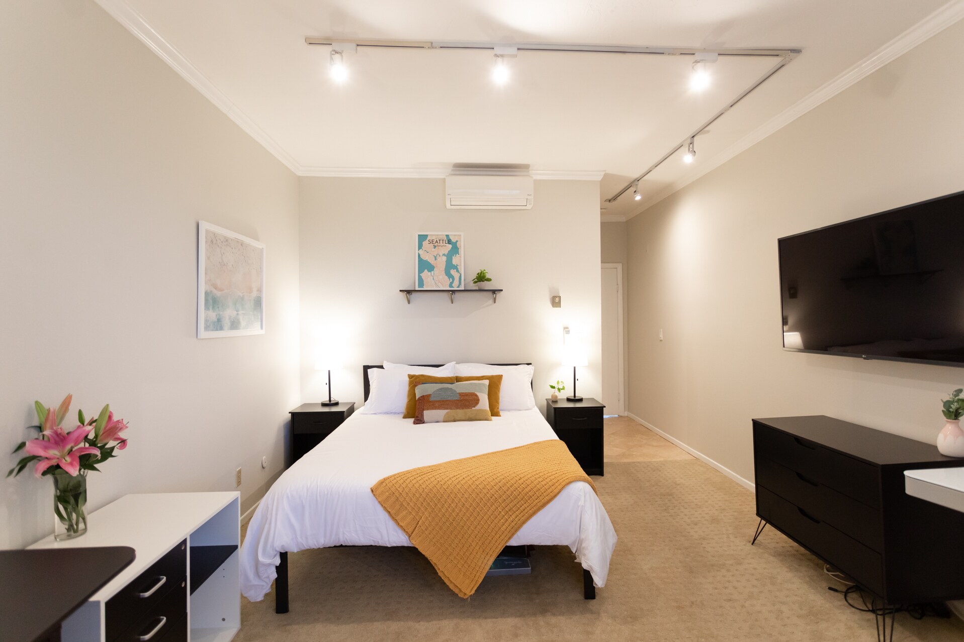 Building Photo - 3217 Columbia St