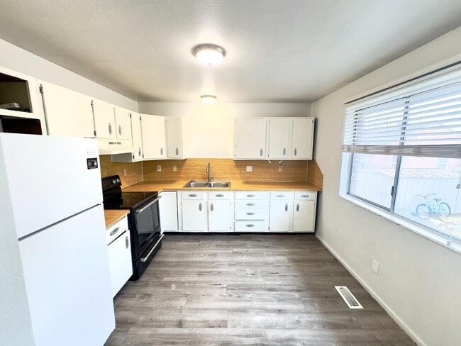 Building Photo - 173 S 900 W