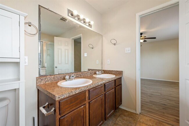 Building Photo - 13405 Lismore Ln