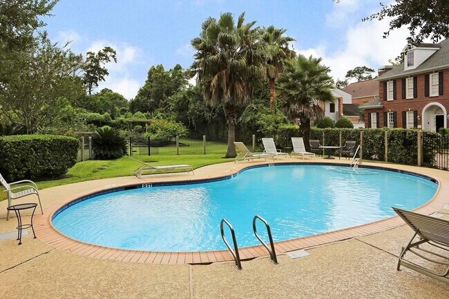 Building Photo - 9400 Doliver Dr