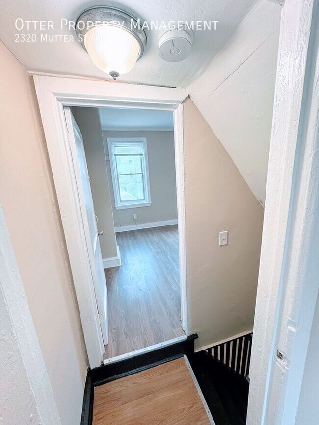 Building Photo - 2320 Mutter St