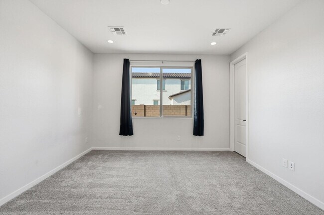 Building Photo - 641 S Davidson Ln