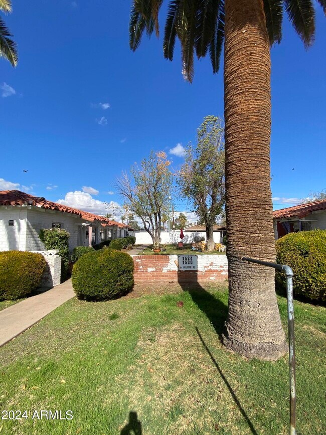 Building Photo - 1526 W Mulberry Dr