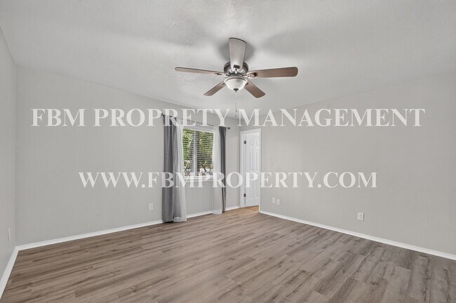 Building Photo - 407 Woodhurst Dr