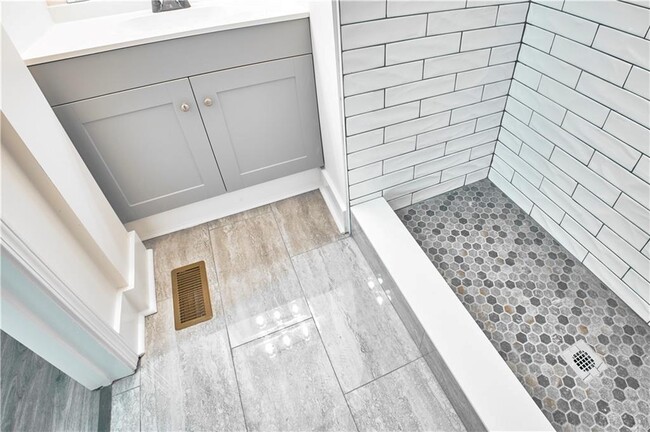 Building Photo - 184 Scott St NW