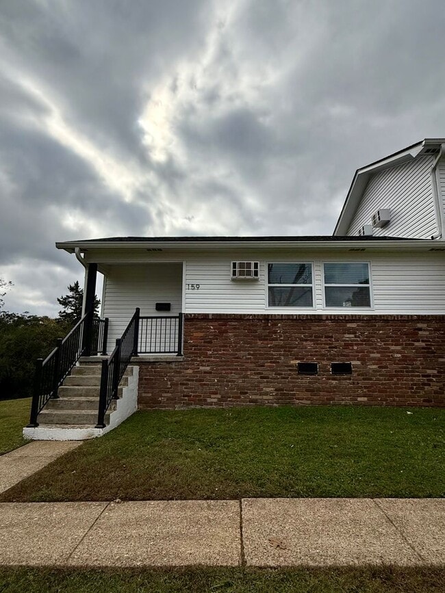 Building Photo - Oak Ridge 37830 - 1 Bedroom, 1 Bath Quadpl...