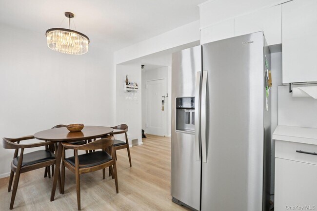 Building Photo - 23 Lawrence Dr