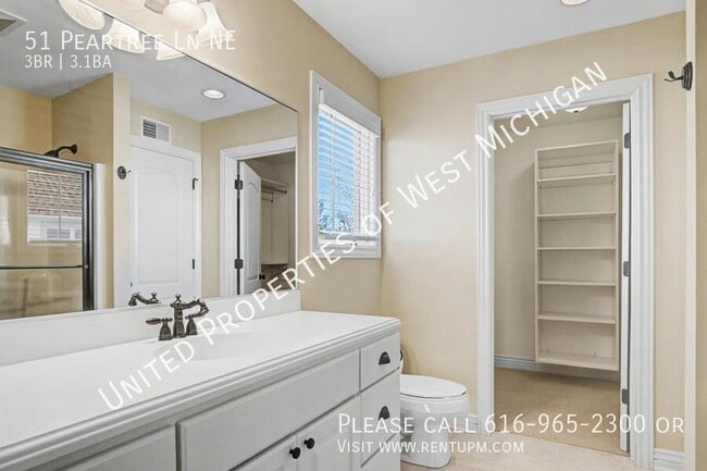 Building Photo - 51 Peartree Ln NE