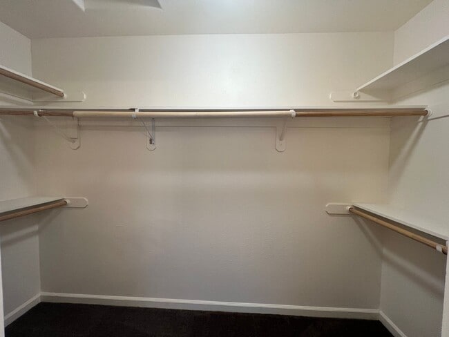 Building Photo - Beautiful West Side Madera Home