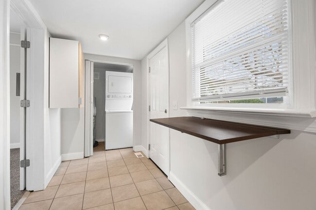 Building Photo - Available Now: Durham Single Family Home