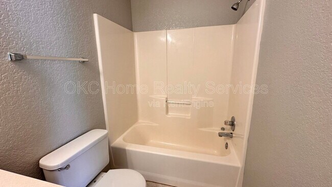 Building Photo - 5520 Bush Creek Way