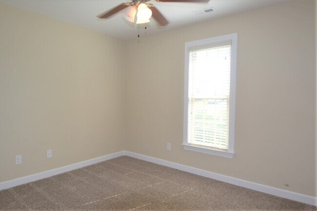 Building Photo - 55 Imperial Dr