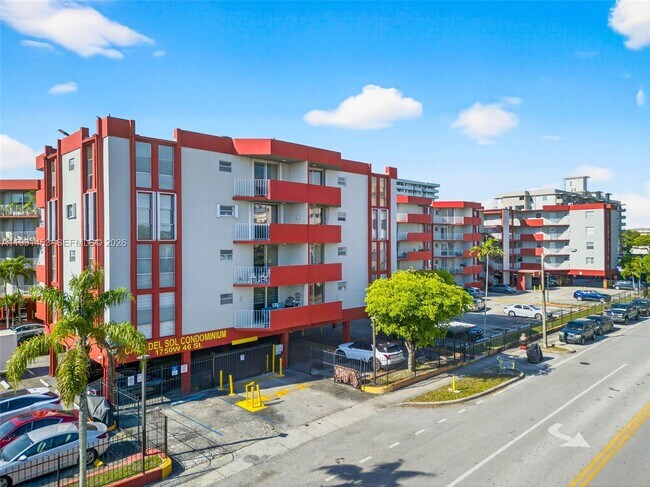 Building Photo - 1750 W 46th St