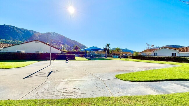 Building Photo - Wonderful Single-Story Home in the Darling Lake Rancho Viejo HOA Community of Fallbrook!