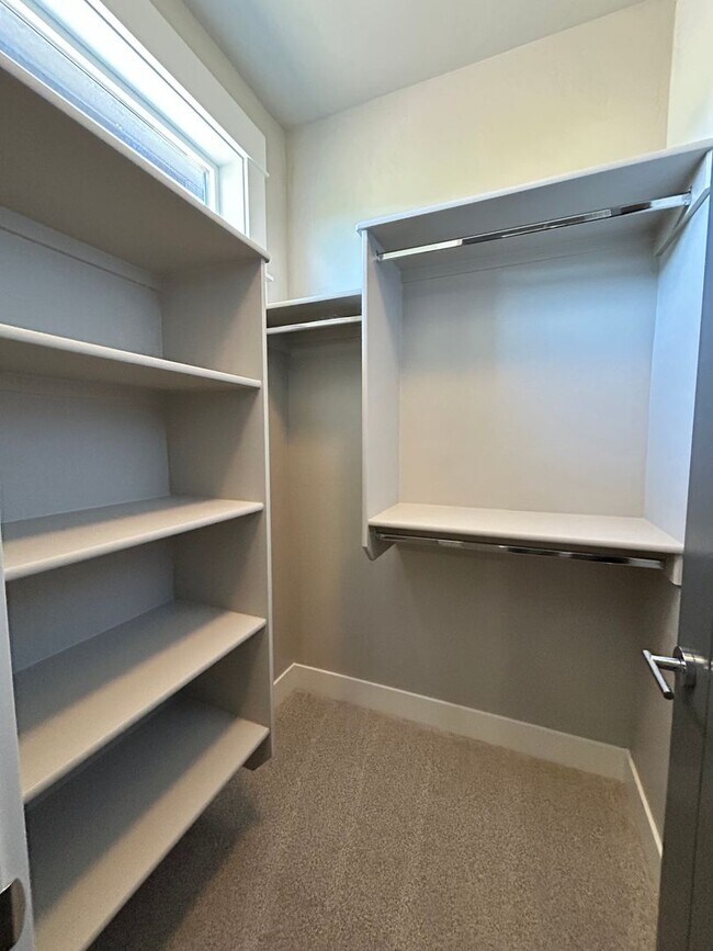 Building Photo - Luxury Living in StarView Estates - 4.98 A...