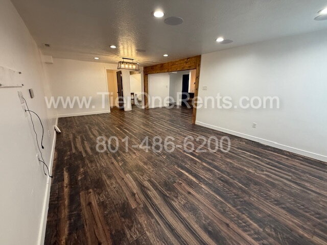 Building Photo - NO deposit option available for qualified ...