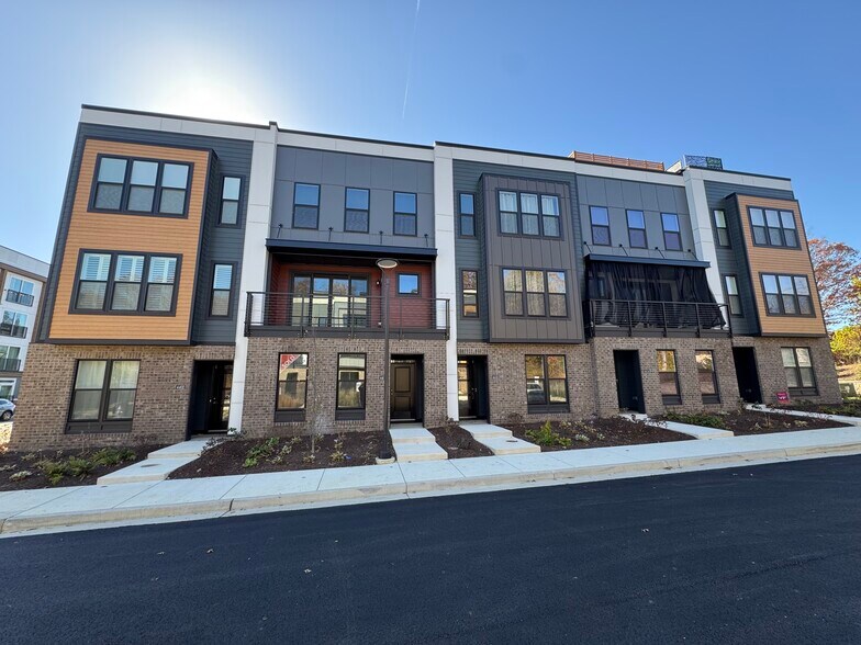 Front View of Property - 4406 Dominion Forest Cir